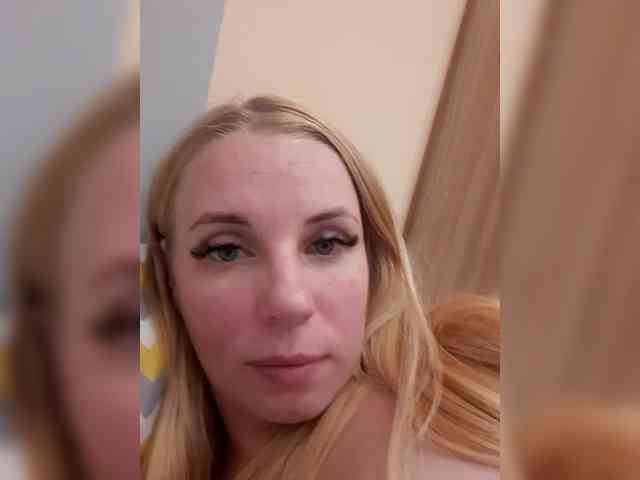 -nelya- webcam