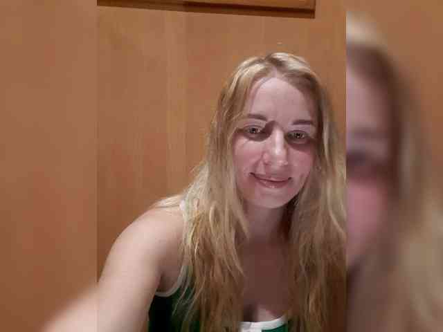 -nelya- webcam