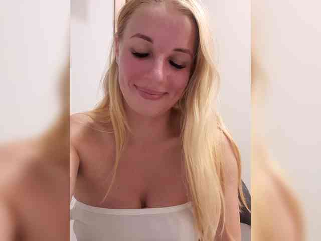-nelya- webcam