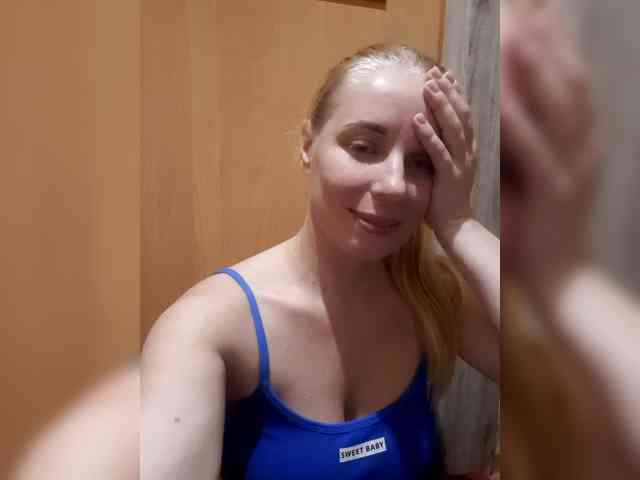 -nelya- webcam