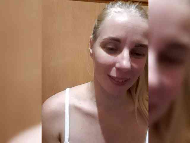 -nelya- Live Webcam on BongaCams