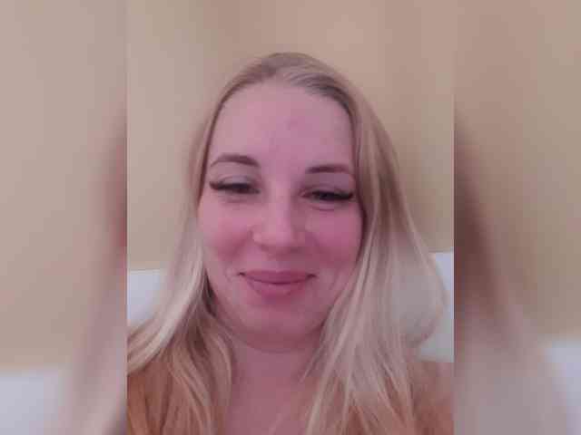 -nelya- webcam