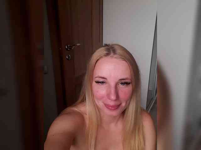-nelya- webcam