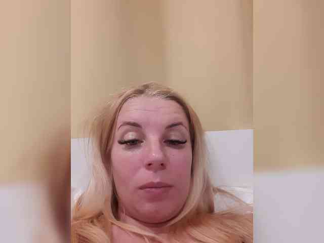 -nelya- webcam