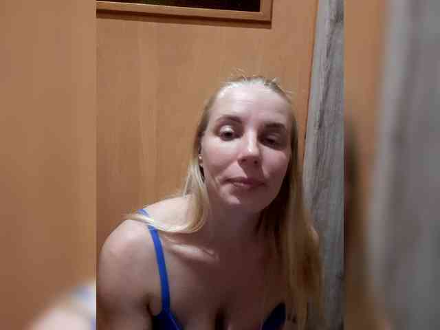 -nelya- webcam