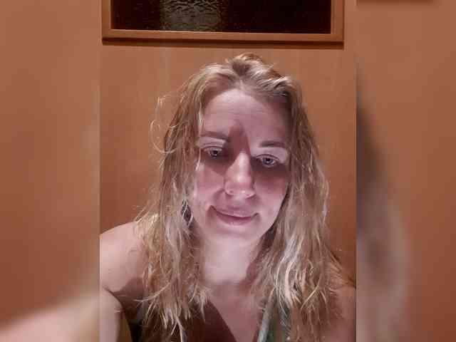 -nelya- webcam