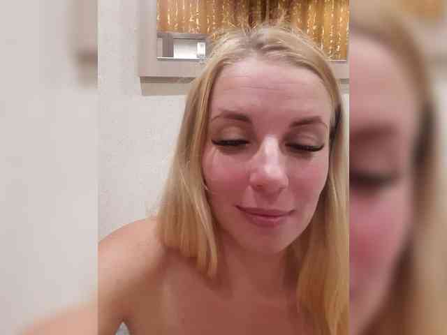 -nelya- webcam