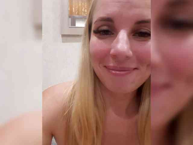 -nelya- webcam