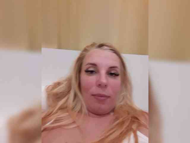 -nelya- webcam