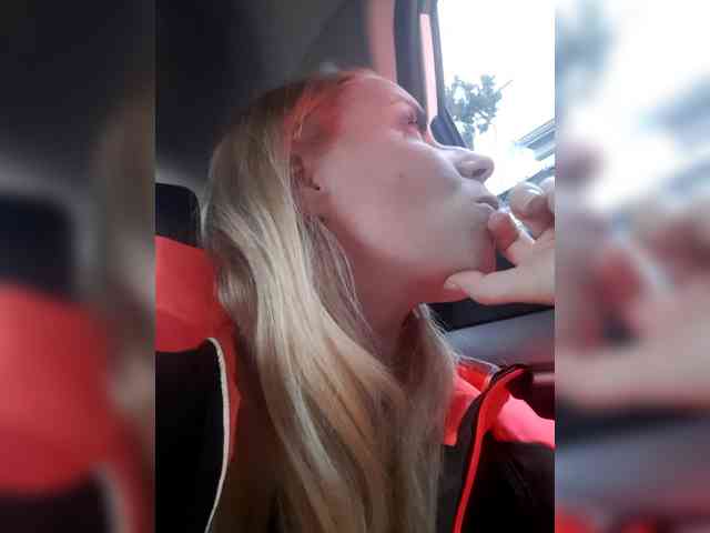 -nelya- webcam