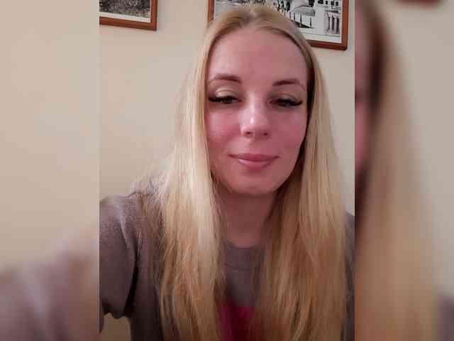 -nelya- webcam