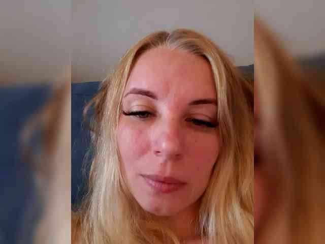 -nelya- webcam