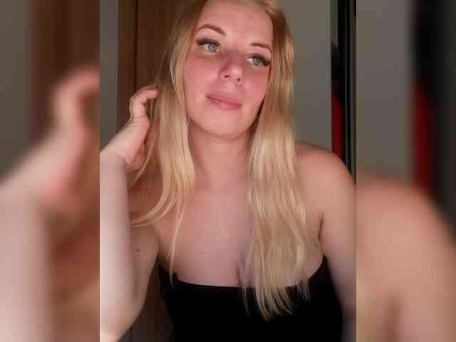 -nelya- webcam
