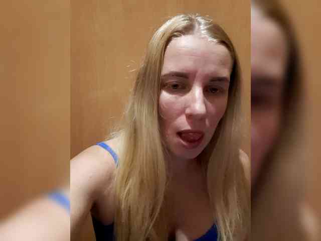 -nelya- webcam