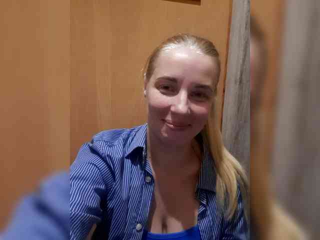 -nelya- webcam