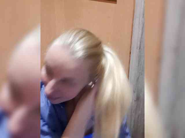 -nelya- webcam