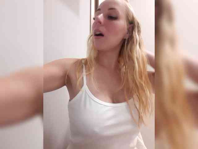 -nelya- webcam