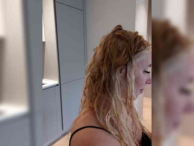 -nelya- webcam