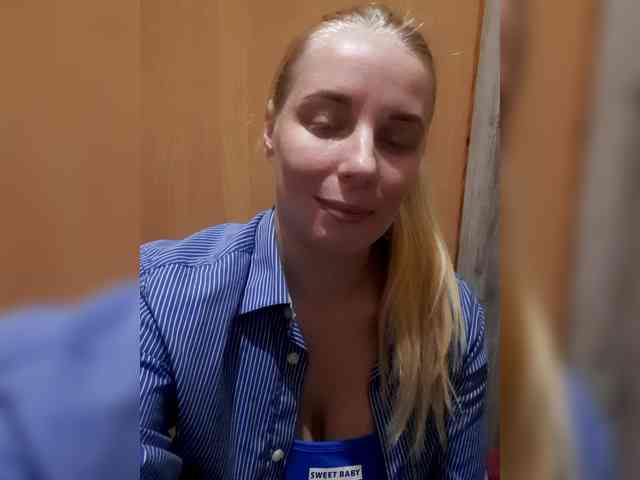 -nelya- webcam