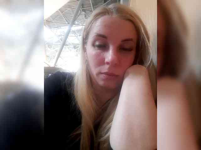 -nelya- webcam