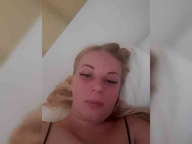 -nelya- webcam