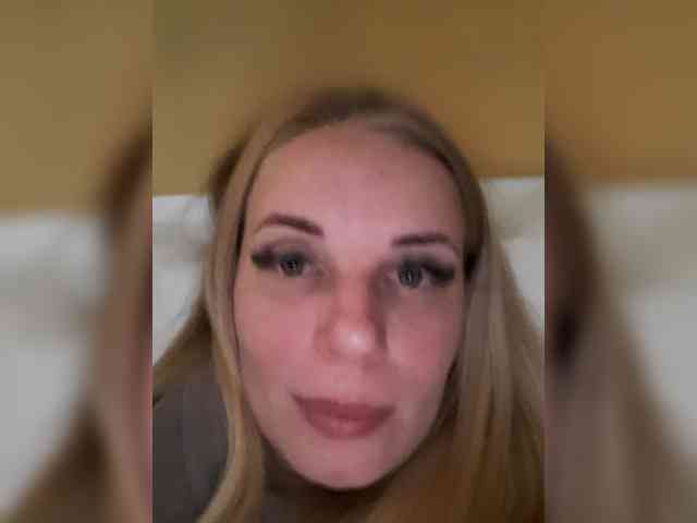 -nelya- webcam