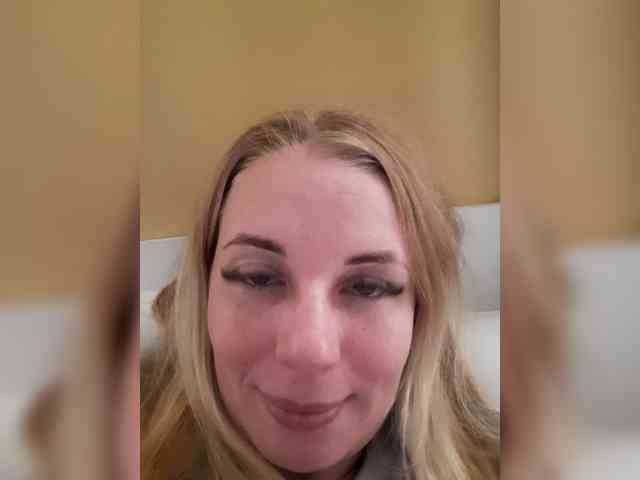 -nelya- webcam