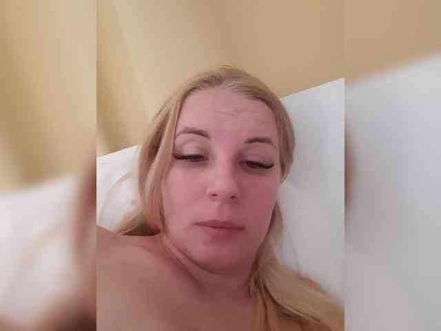 -nelya- webcam