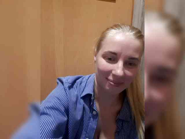 -nelya- webcam
