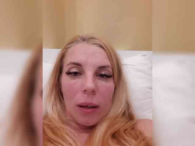 -nelya- webcam
