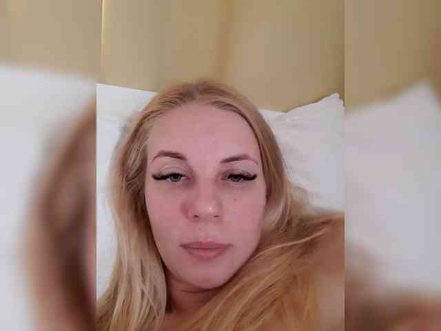 -nelya- webcam
