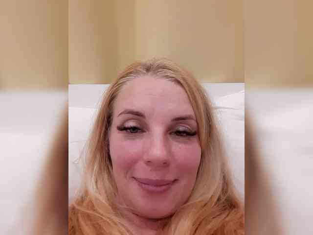 -nelya- webcam