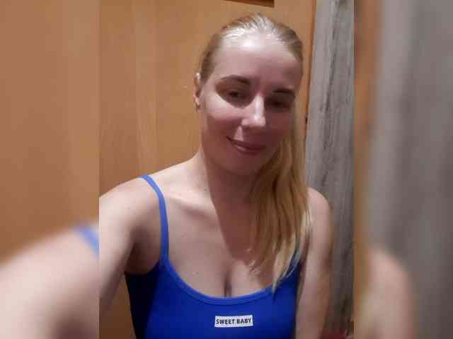 -nelya- webcam