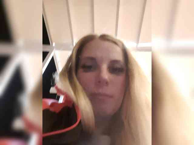 -nelya- webcam