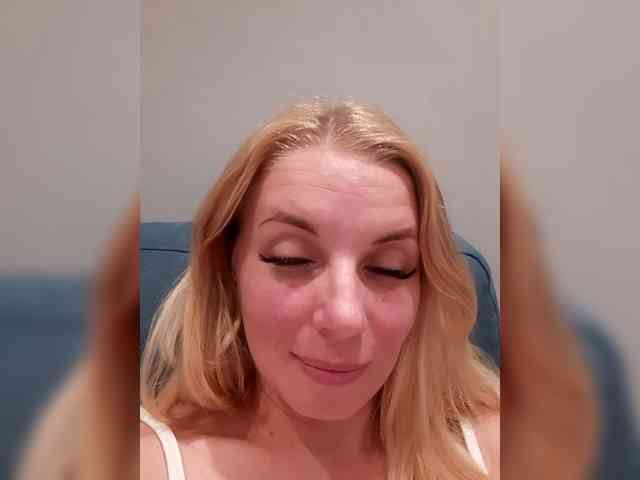 -nelya- webcam