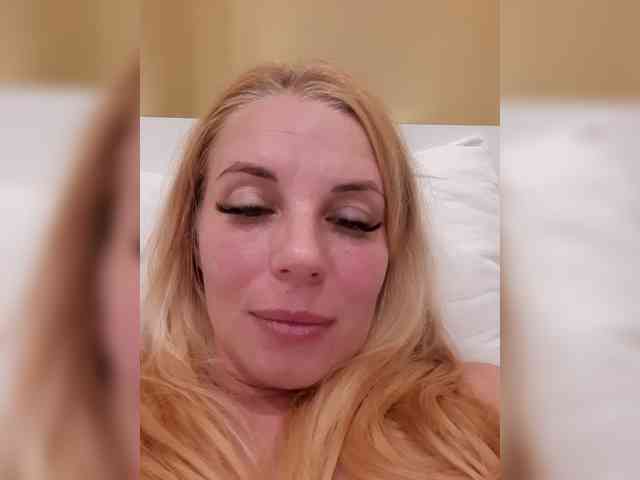 -nelya- webcam