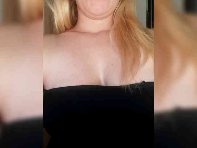 -nelya- webcam