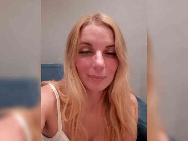 -nelya- webcam
