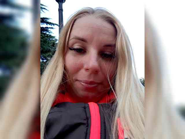 -nelya- webcam