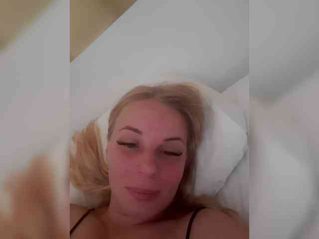 -nelya- webcam