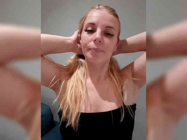 -nelya- webcam