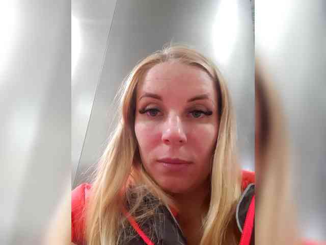 -nelya- webcam
