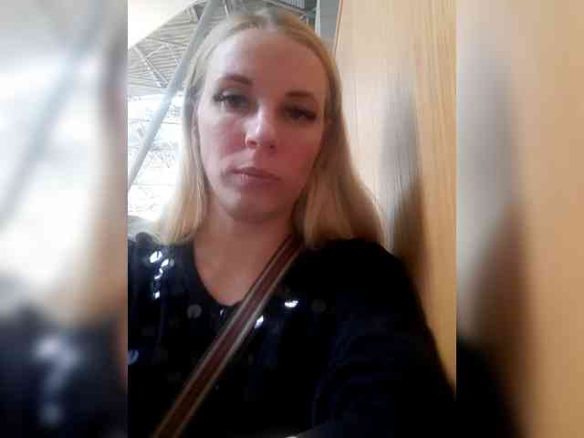 -nelya- webcam