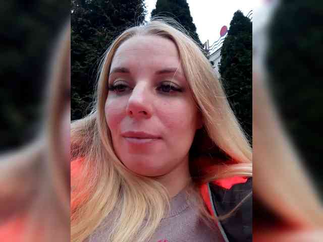 -nelya- webcam