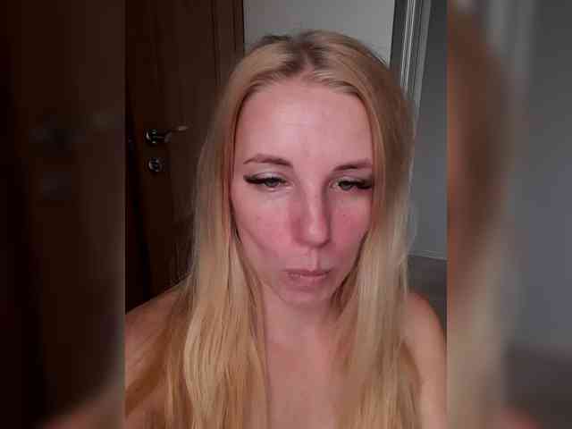 -nelya- webcam