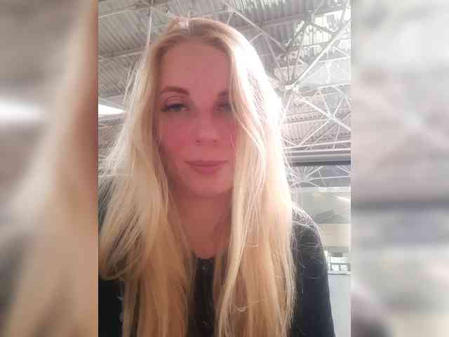 -nelya- webcam