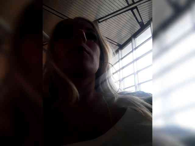 -nelya- webcam