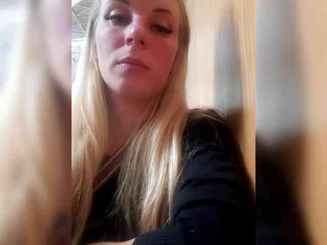 -nelya- webcam