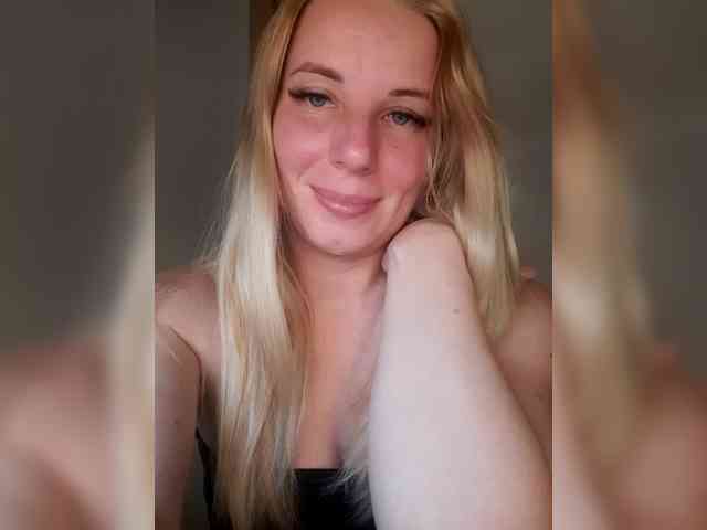 -nelya- webcam