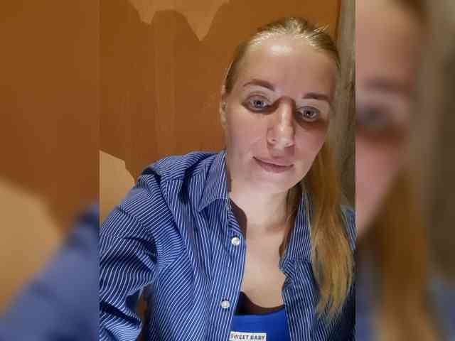 -nelya- webcam